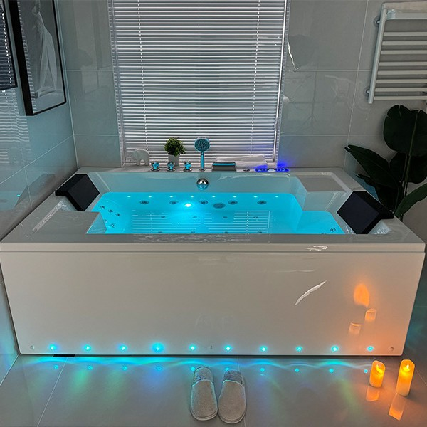 Luxury Indoor Spa Bath Tub